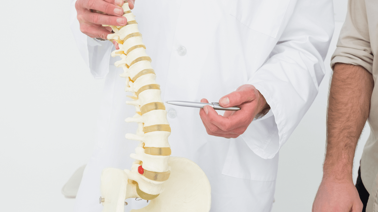 Diagnosis of back pain in a doctor's appointment