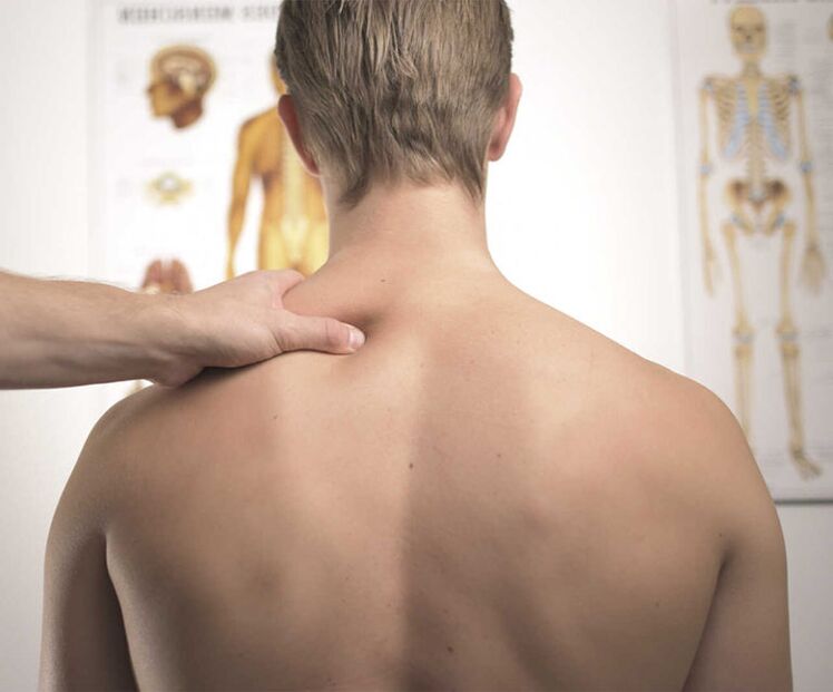 Diagnostic examination of a patient with cervical osteochondrosis to determine the treatment plan